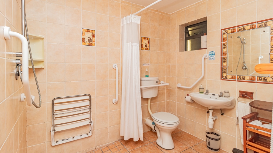 8 Bedroom Property for Sale in Fish Hoek Western Cape